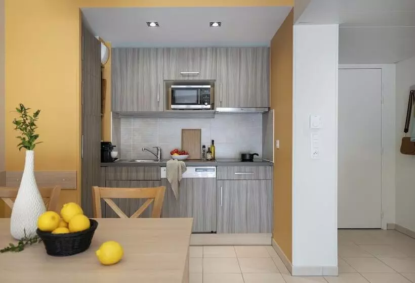 آپارتمان 2 خوابه با بالکن, Residence Pierre & Vacances Premium Julia Augusta