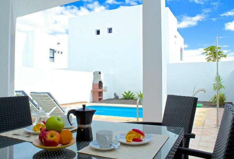 수영장이 있는 3베드룸 빌라, Villas Puerto Rubicon