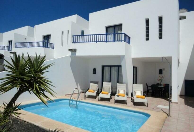 Вилла 3 Спальни с Бассейном, Villas Puerto Rubicon