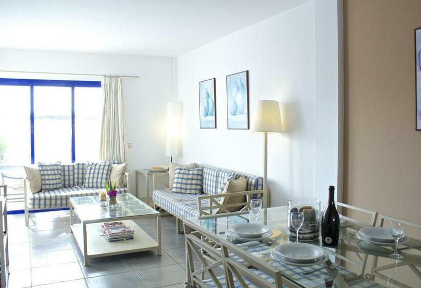 Вилла 3 Спальни с Бассейном, Villas Puerto Rubicon