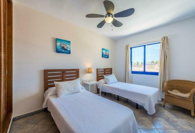 Вилла 3 Спальни с Бассейном, Villas Puerto Rubicon