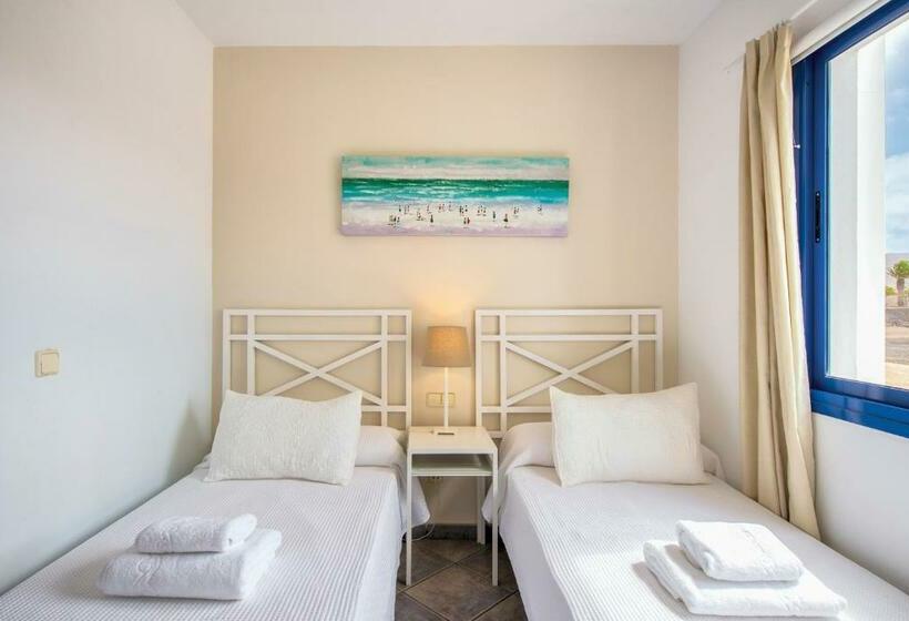 Вилла 3 Спальни с Бассейном, Villas Puerto Rubicon