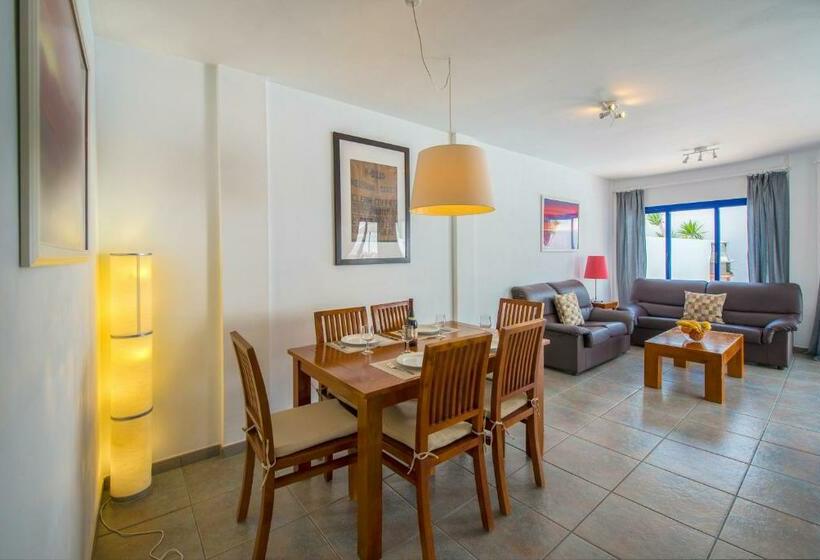 Вилла 3 Спальни с Бассейном, Villas Puerto Rubicon