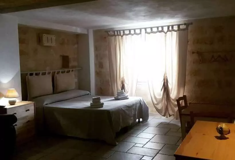 استودیوی کلاسیک, Bed & Breakfast Casa Lopez