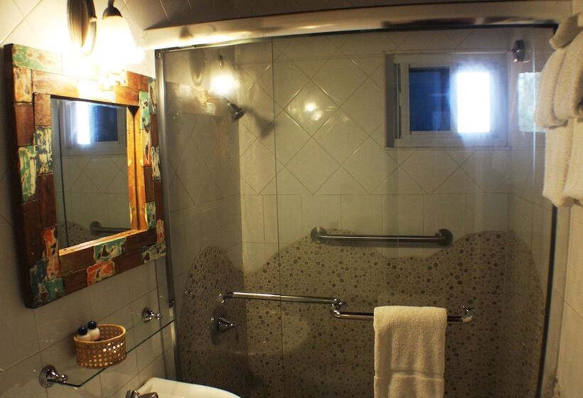 اتاق استاندارد, Altamont West