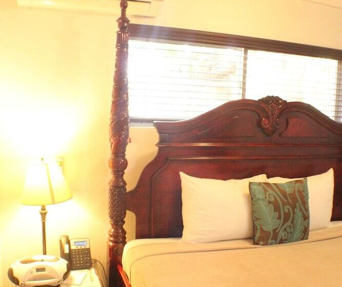 اتاق استاندارد, Altamont West