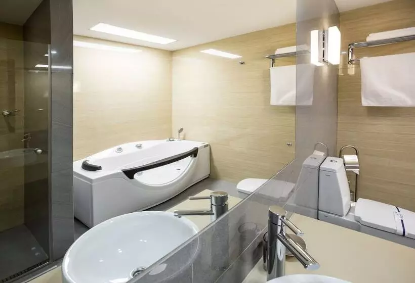 سوئیت جونیور با ماساژ آبی, Atlantic Garden Resort