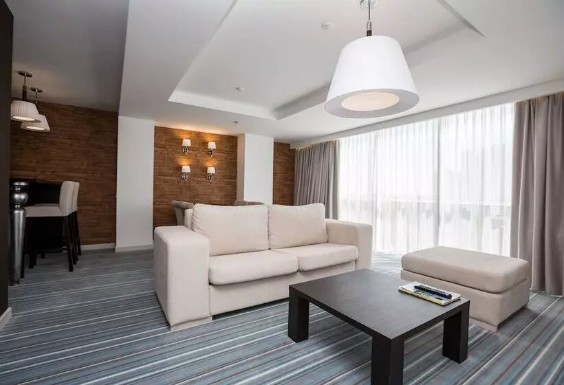 سوییت, Atlantic Garden Resort