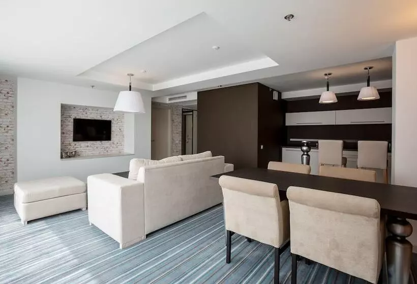 سوییت, Atlantic Garden Resort