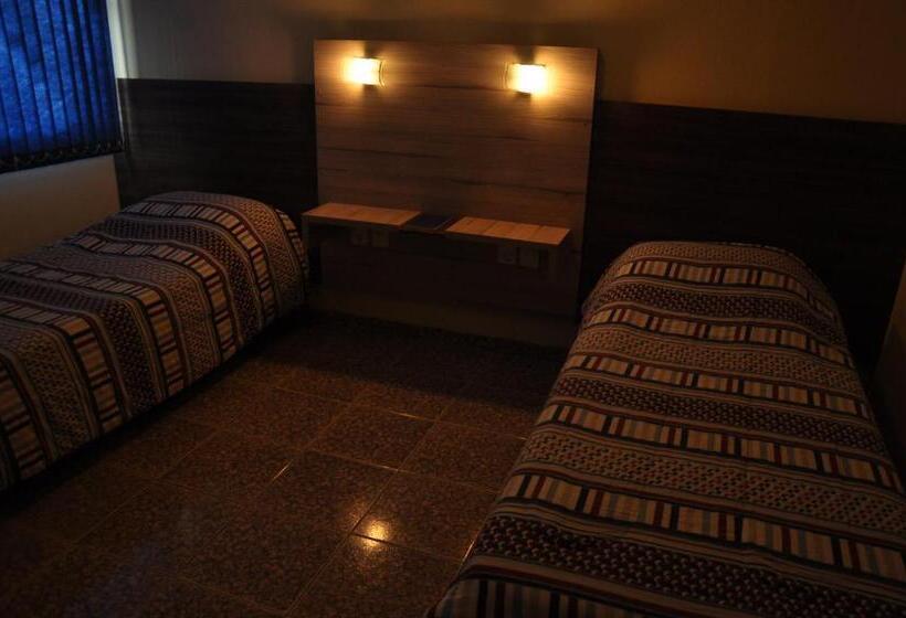 标准单人间, Blue Star Ii