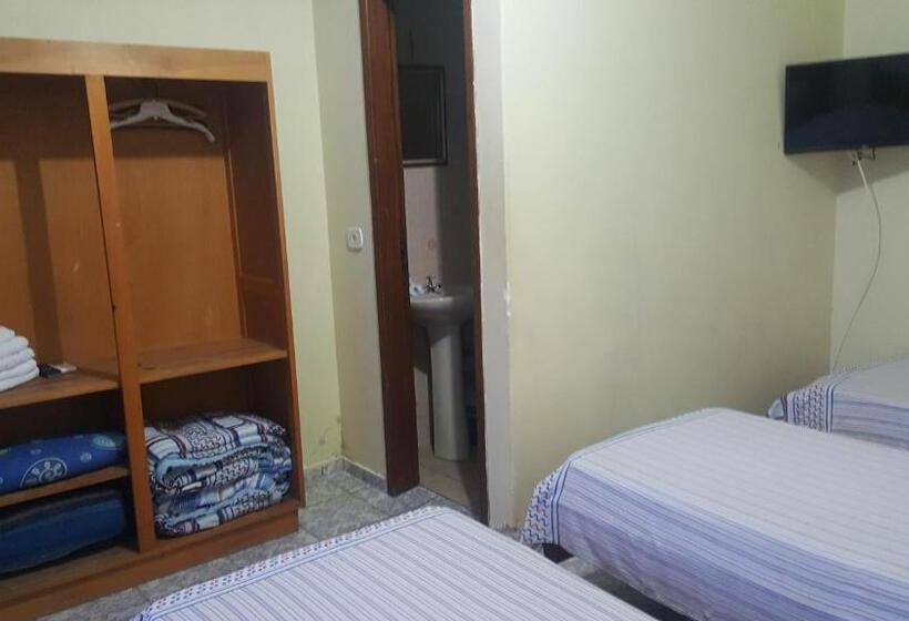 经济四人房间, Blue Star Ii