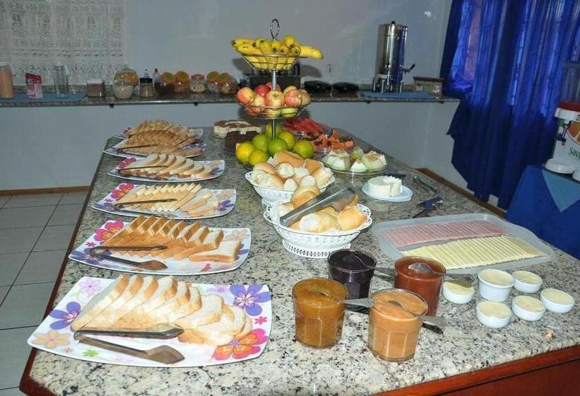 经济四人房间, Blue Star Ii