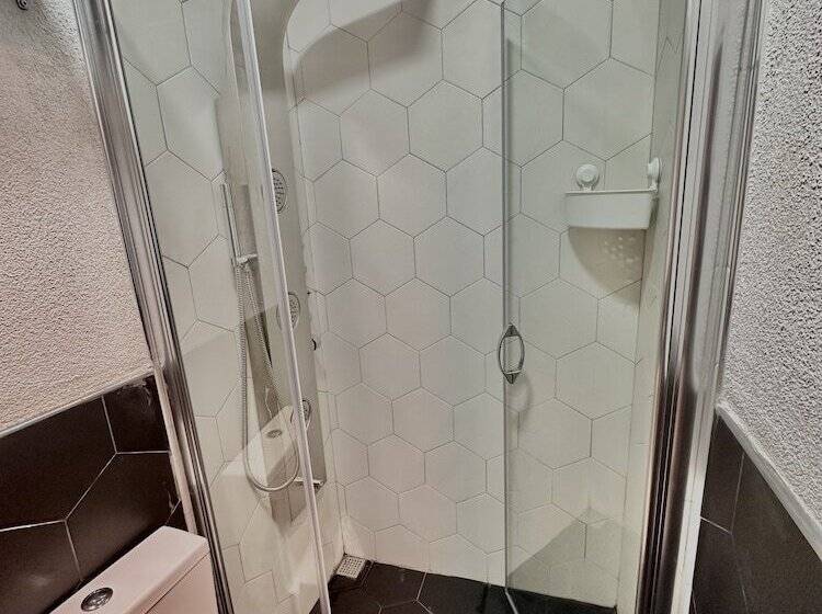 اتاق استاندارد, Corner Hot