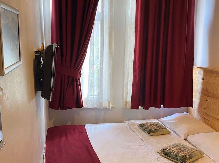 اتاق اکونومی یک تخته, Corner Hot