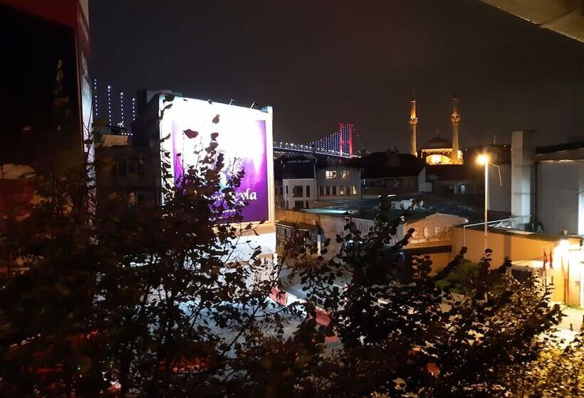 اتاق استاندارد با بالکن, Corner Hot