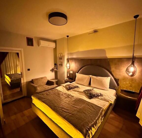 اتاق استاندارد, Corner Hot