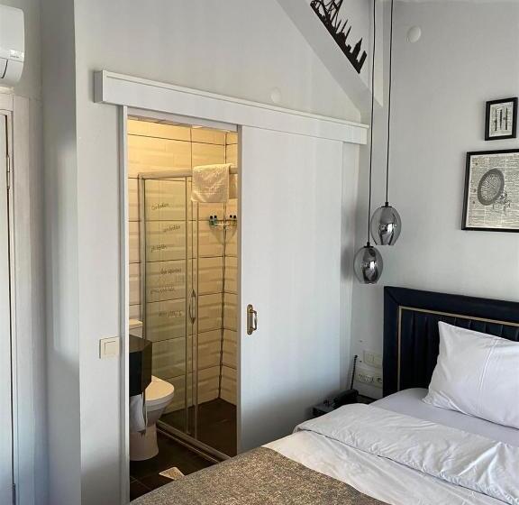 اتاق استاندارد با بالکن, Corner Hot