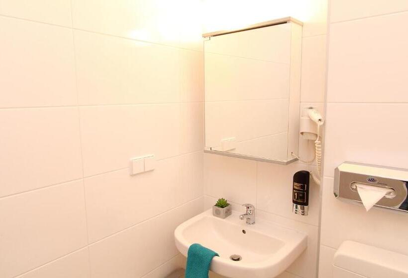 اتاق استاندارد چهار تخته, Klimt