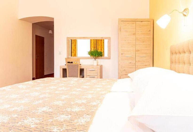 اتاق استاندارد چهار تخته, Klimt