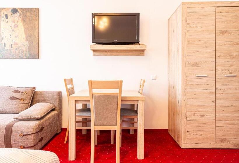 اتاق پنج‌تخته استاندارد, Klimt