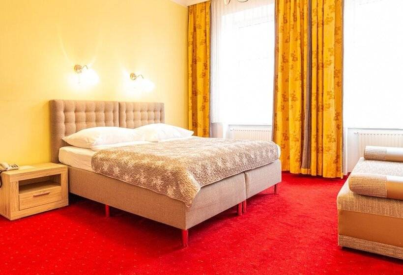 اتاق استاندارد چهار تخته, Klimt