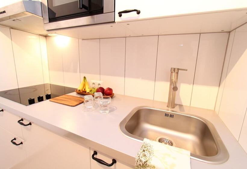 اتاق استاندارد چهار تخته, Klimt