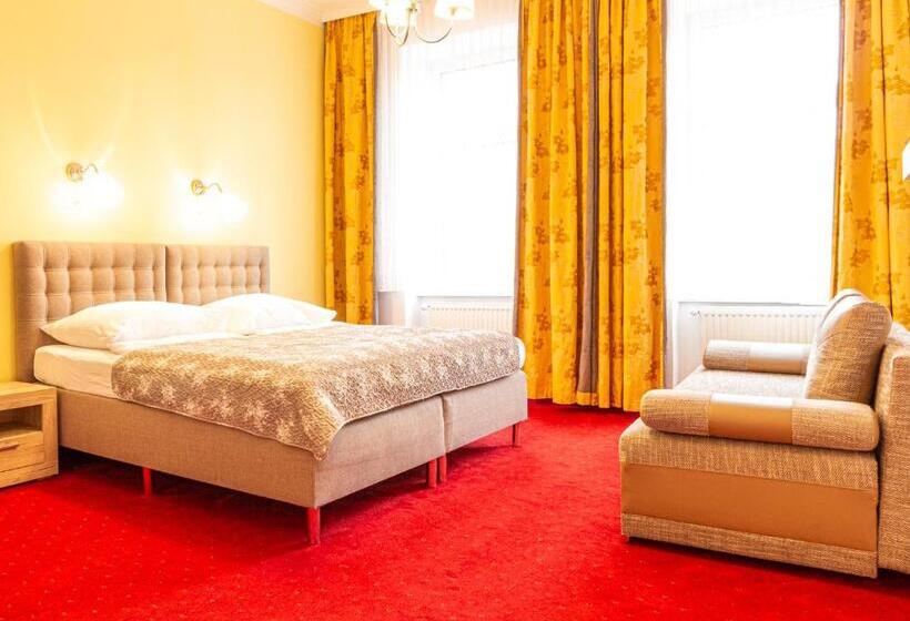 اتاق خانوادگی, Klimt