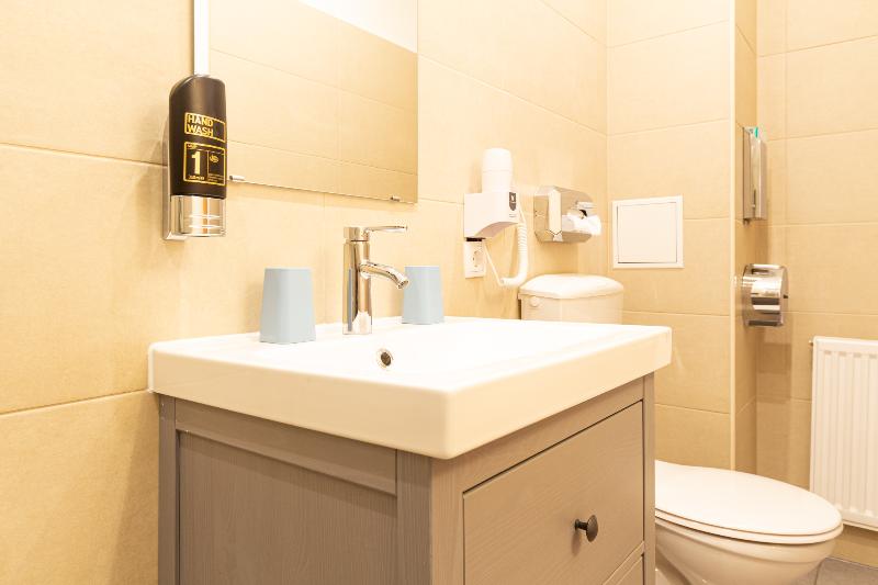 اتاق استاندارد سه نفره, Klimt