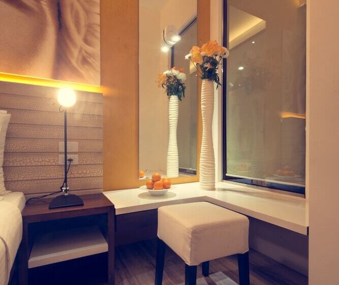 디럭스 룸, Pledge3