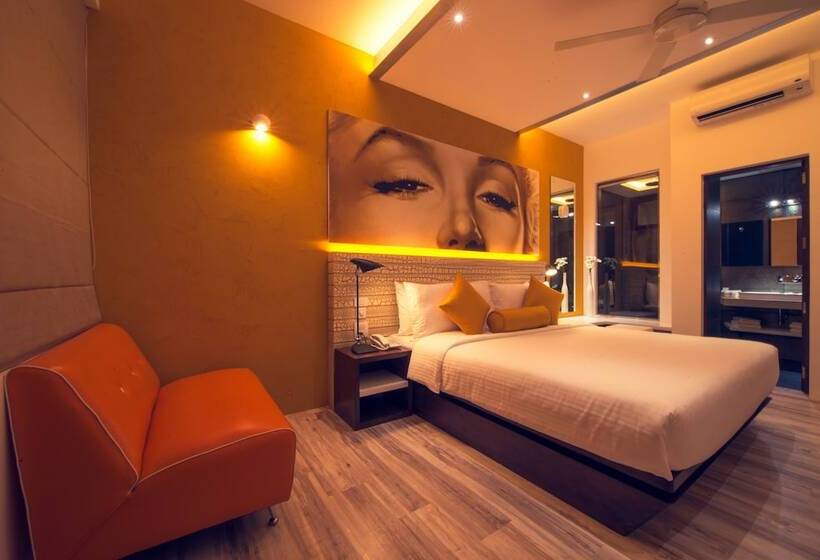 디럭스 룸, Pledge3