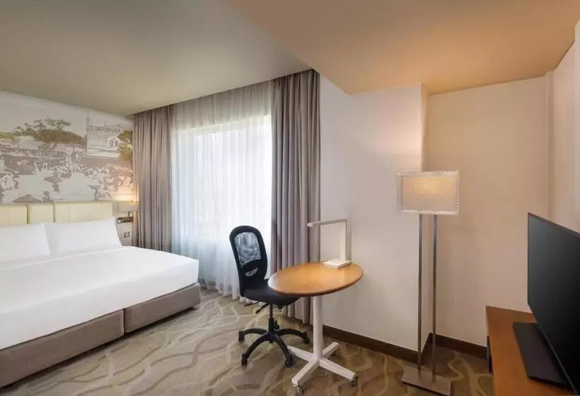 キングサイズベッドのスーペリアルーム, Radisson Hotel Colombo