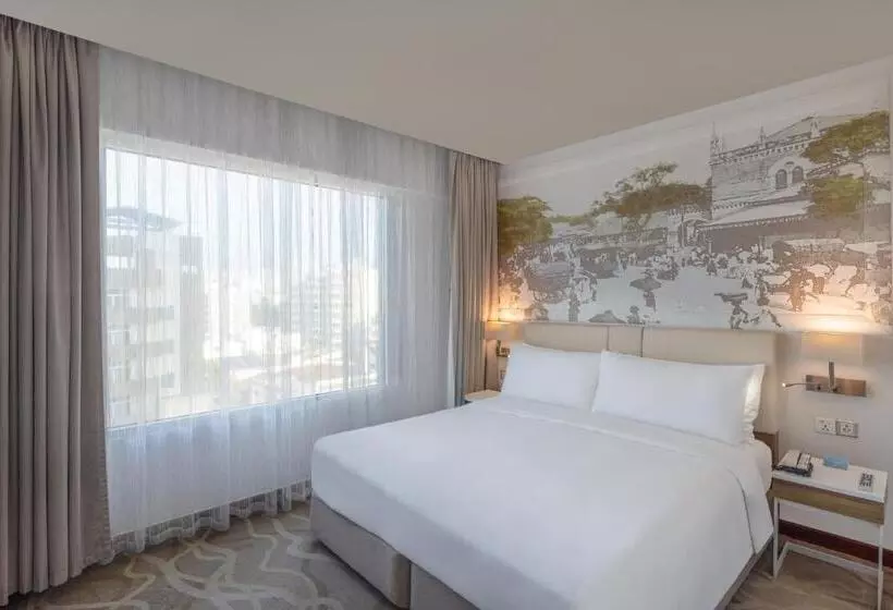 キングサイズベッドのスーペリアルーム, Radisson Hotel Colombo