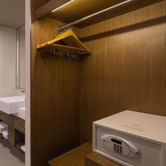 חדר סופריור עם מיטת קינג, Radisson Hotel Colombo