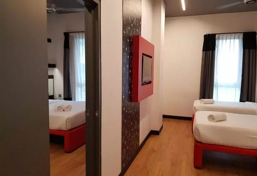 スタンダード４人部屋, Tune Hotel Klia   Klia2