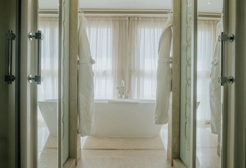 חדר דלוקס, Waldorf Astoria Jerusalem