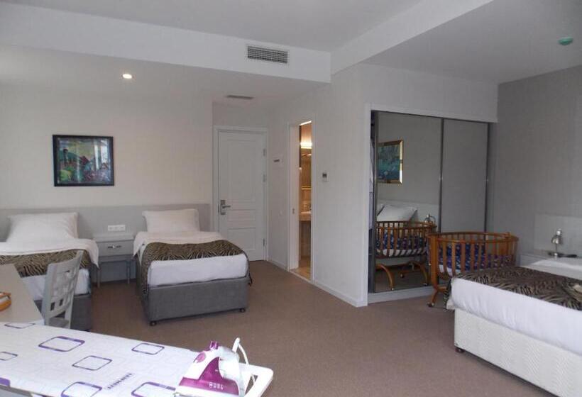 اتاق خانوادگی, Zp Palace