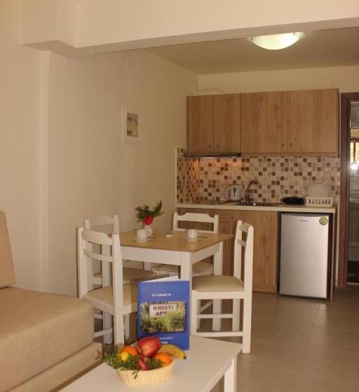 شقة غرفة واحدة, Kristi Apartments