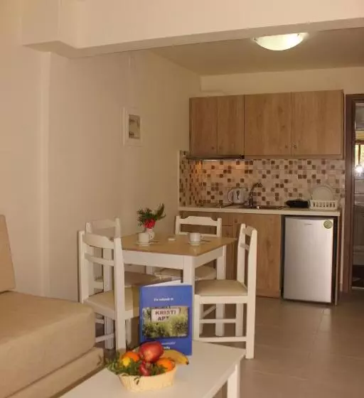 ２ベッドルームハウス, Kristi Apartments