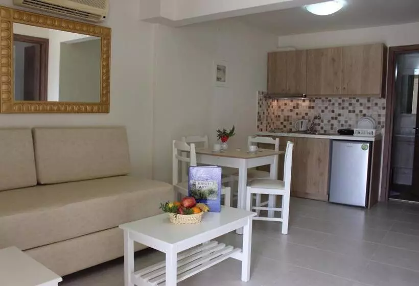 ２ベッドルームハウス, Kristi Apartments
