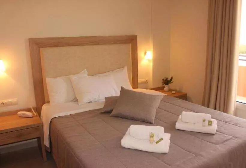 ２ベッドルームハウス, Kristi Apartments