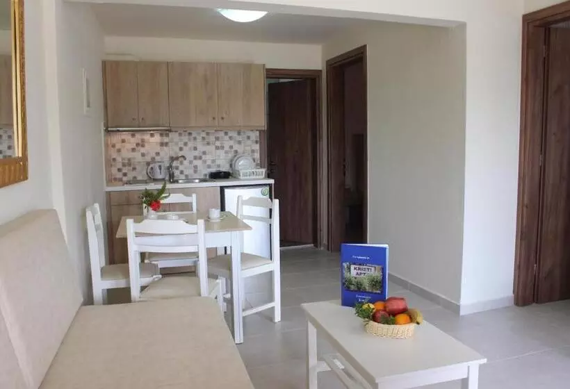 ２ベッドルームハウス, Kristi Apartments