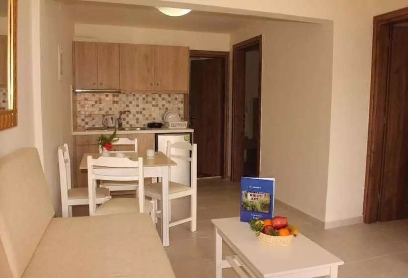 スタンダードスタジオ, Kristi Apartments