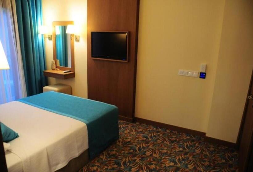 Номер Стандарт с Балконом, Liona Hotel & Spa