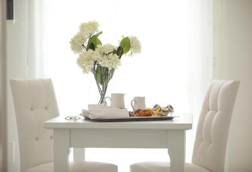 غرفة ديلوكس ثلاثية, Scala Dei Turchi Resort