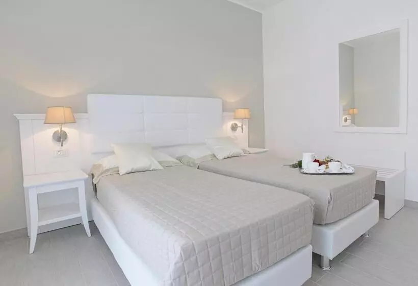 اتاق لوکس خانوادگی, Scala Dei Turchi Resort