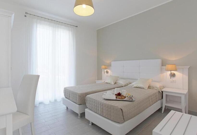 غرفة ديلوكس عائلية, Scala Dei Turchi Resort