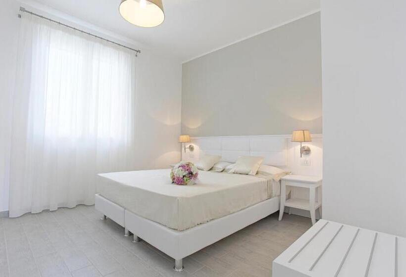 غرفة سوبيريور ثلاثية, Scala Dei Turchi Resort