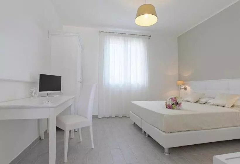 اتاق سوپریور سه تخته, Scala Dei Turchi Resort