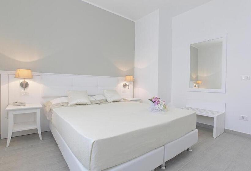 غرفة سوبيريور ثلاثية, Scala Dei Turchi Resort