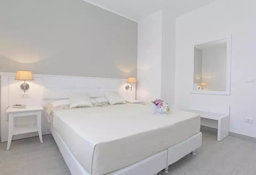 اتاق سوپریور سه تخته, Scala Dei Turchi Resort